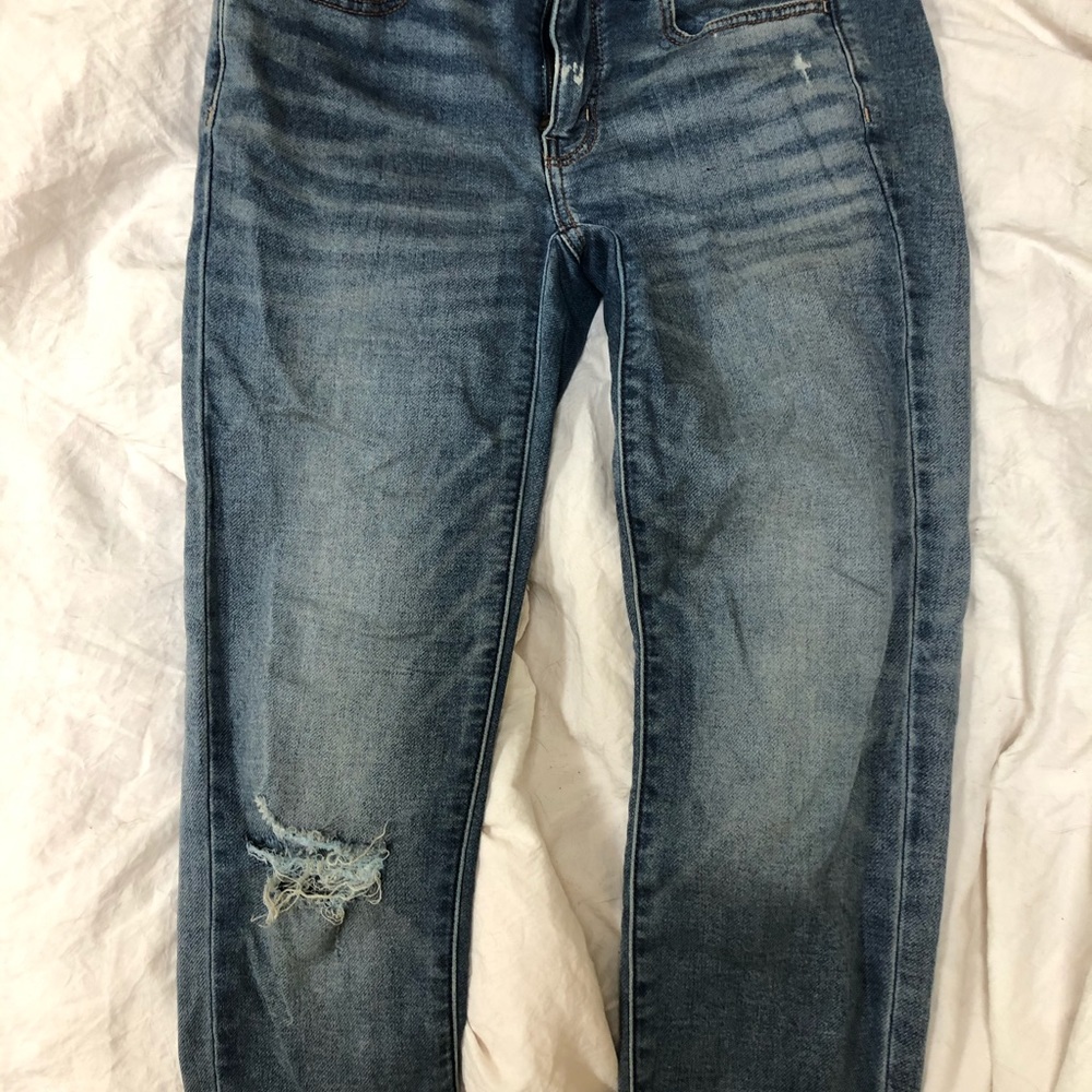 American eagle mid-rise distressed jeans